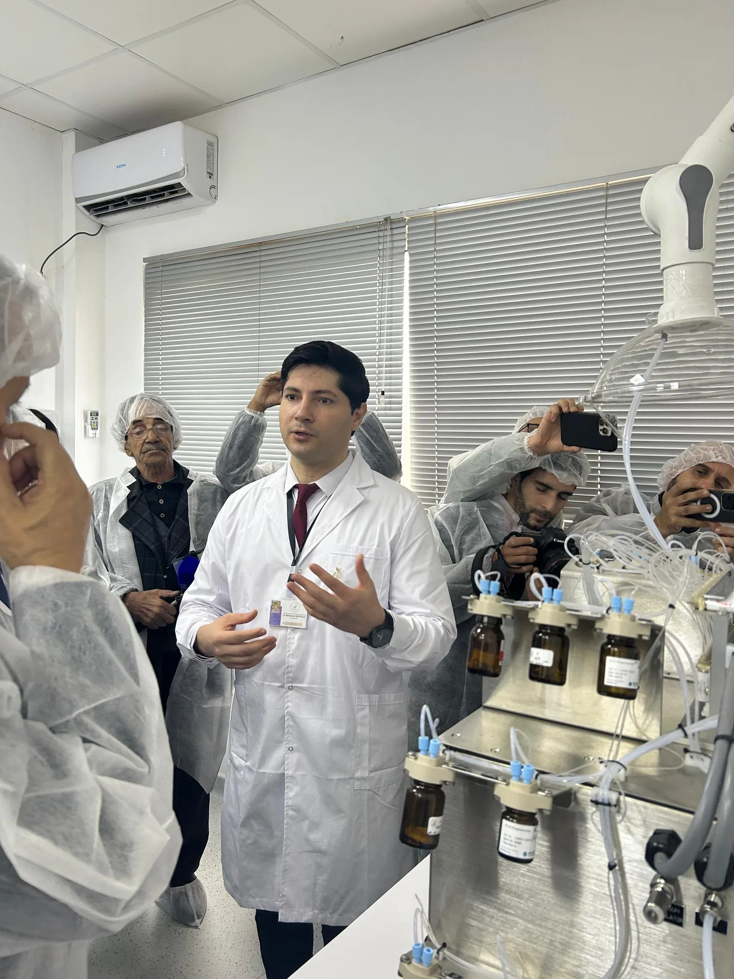 Échanges scientifiques au laboratoire